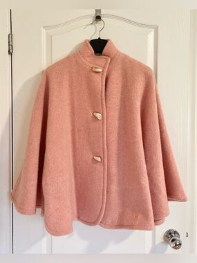 NWOT Women’s Guy Laroche 100% Wool Cape Coat